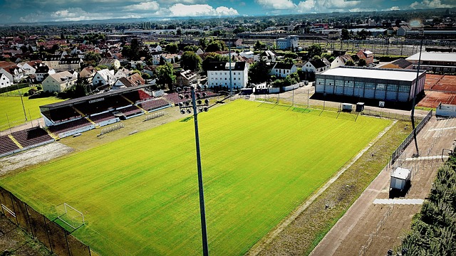 巴薩官方消息：18歲前鋒盧卡斯羅曼120萬歐加盟巴薩、解約金4億歐.